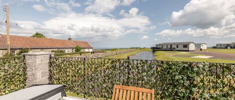 Bañera de hidromasaje al aire libre