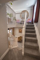 华丽套房 (The Queen) | 高档床上用品、加厚床垫、特色装修、特色家居