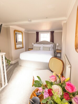 Deluxe Suite (The Queen) | Peralatan tempat tidur premium, tilam berlapik 