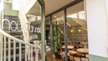 Ălytelevisio, Netflix, suoratoistopalvelut