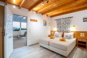 1 bedroom - Room-third Floor With sea View Double or (Paros)