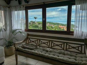 Lobby sitting area - Pousada La Belle Maison Brigitte Bardot (Búzios)