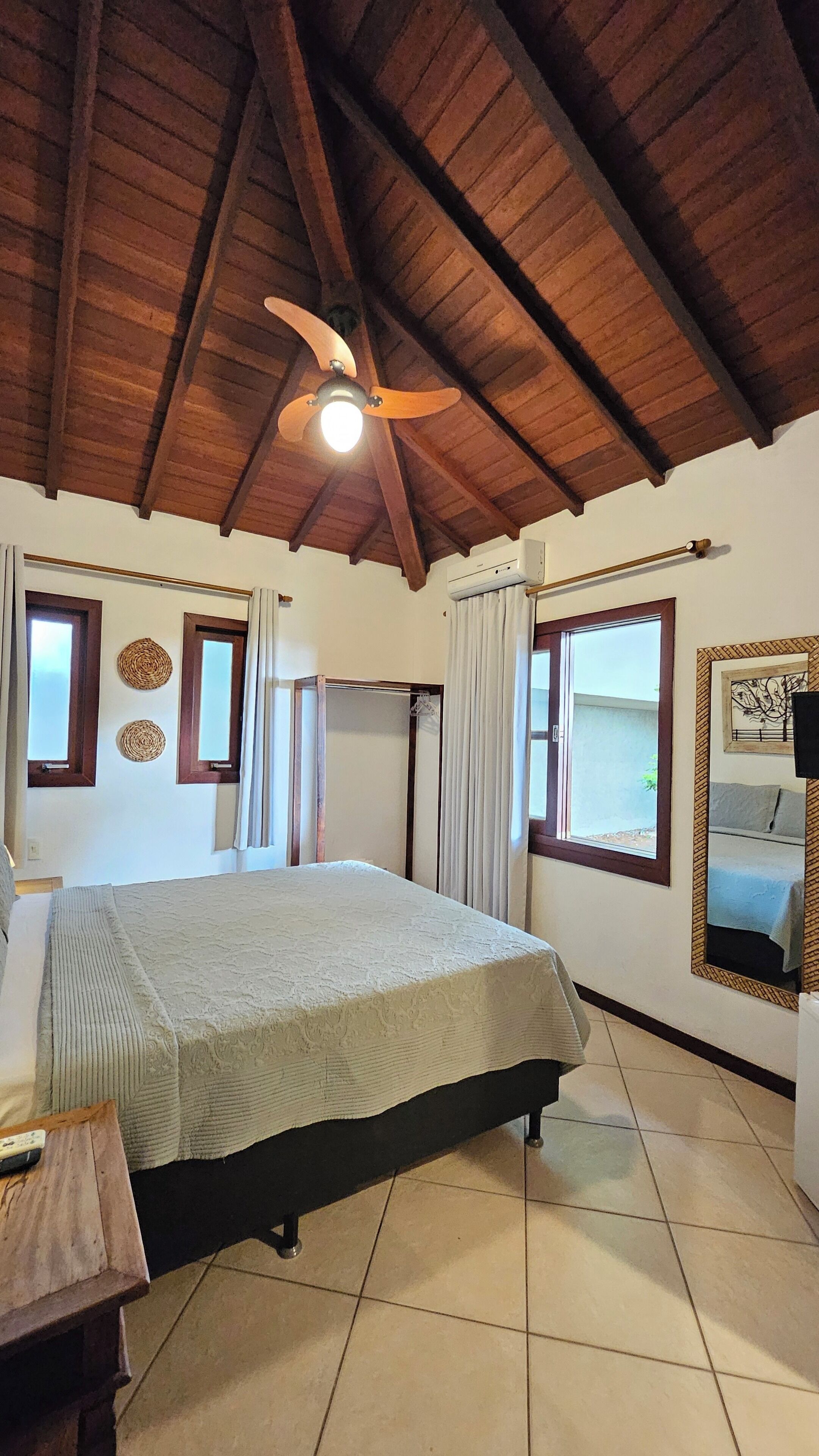 Suite estándar | Minibar, cortinas blackout, tabla de planchar con plancha y wifi gratis 