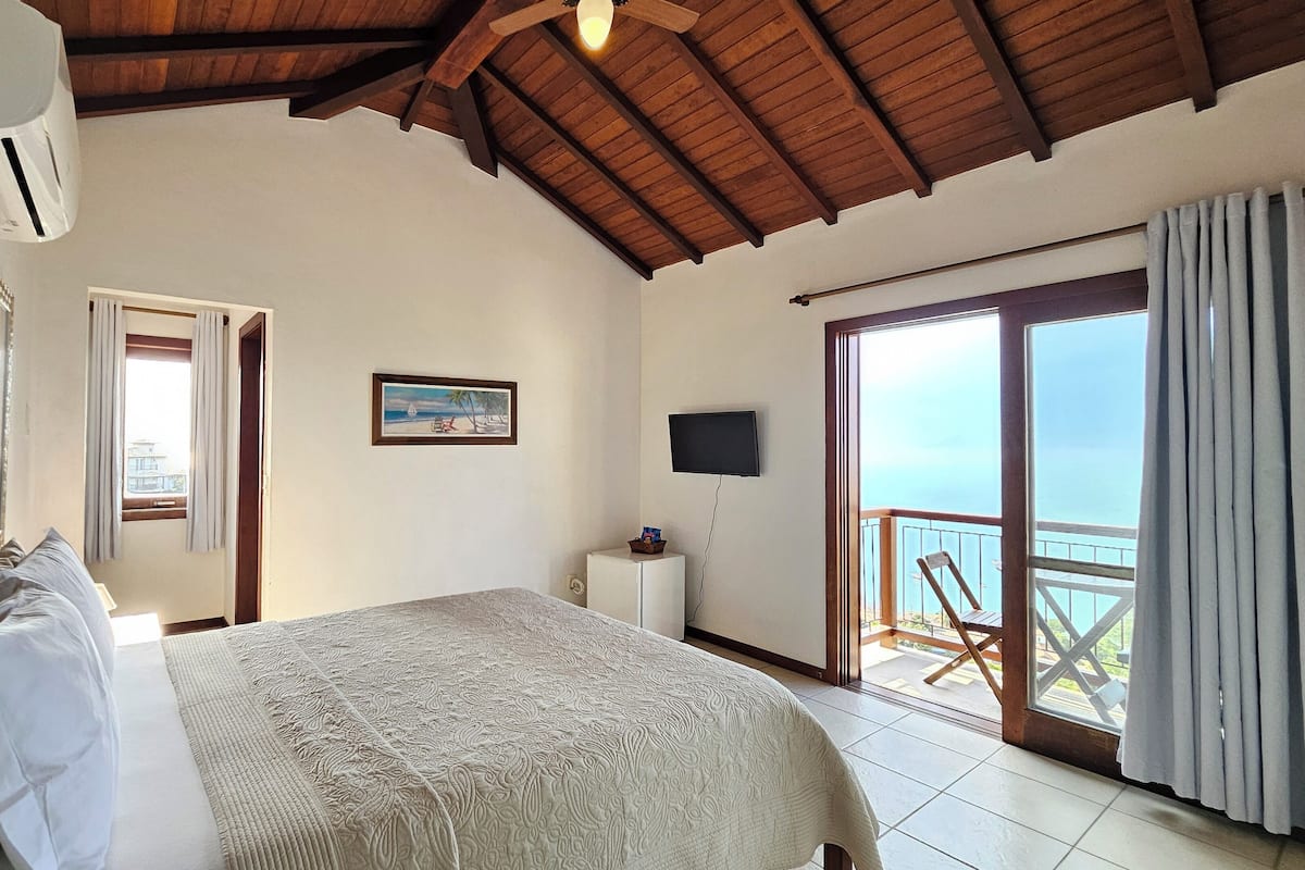 Superior Suite, Sea View | Minibar, blackout curtains, iron/ironing board, free WiFi