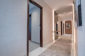 Interior - Stunning 3-Bedroom Suite with Sea View at Avani + Palm Dubai Hotel & Suites (Dubai)