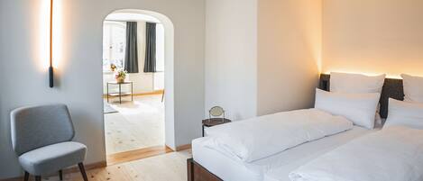 1 bedroom, premium bedding, minibar, in-room safe
