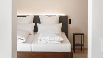 1 bedroom, premium bedding, minibar, in-room safe