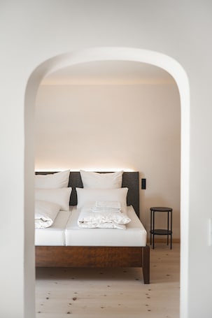 1 bedroom, premium bedding, minibar, in-room safe. Suiten Zantl