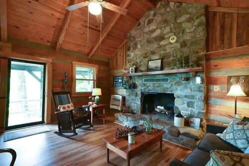 Skywatch Private Cabin Retreat with EV Charger

