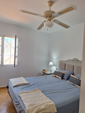 2 bedrooms, iron/ironing board, WiFi, bed sheets - 50 meters to the Sea Apartment, pool,  a base for tourism or just a quiet rest. (Cuevas del Almanzora)