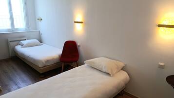 Chambre Quadruple | Chambres insonorisées, Wi-Fi gratuit, draps fournis