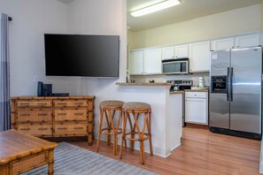 Fridge, microwave, dishwasher, coffee/tea maker