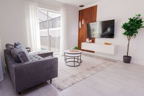 テレビ、ステレオ