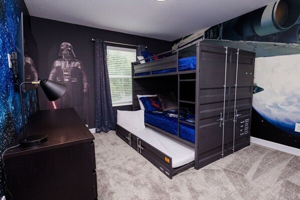 4 bedrooms, iron/ironing board, internet