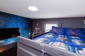 4 bedrooms, iron/ironing board, internet