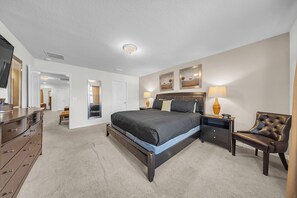 5 bedrooms, iron/ironing board, internet, bed sheets