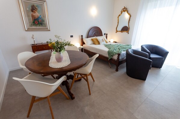 1 chambre, fer et planche Ă repasser, Wi-Fi, draps fournis