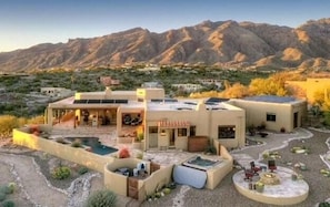 Exterior - Cimarron: Spectacular city and mountain views, pool, hot tub, and more! (Catalina Foothills)
