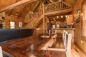 Dining - Authentic Log Cabin - Sleeps 10 - Hot Tub - Fire Pit - Hocking Hills (Logan)