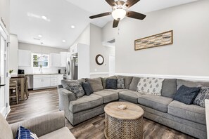 Smart TV - Priceless Paradise (Myrtle Beach)