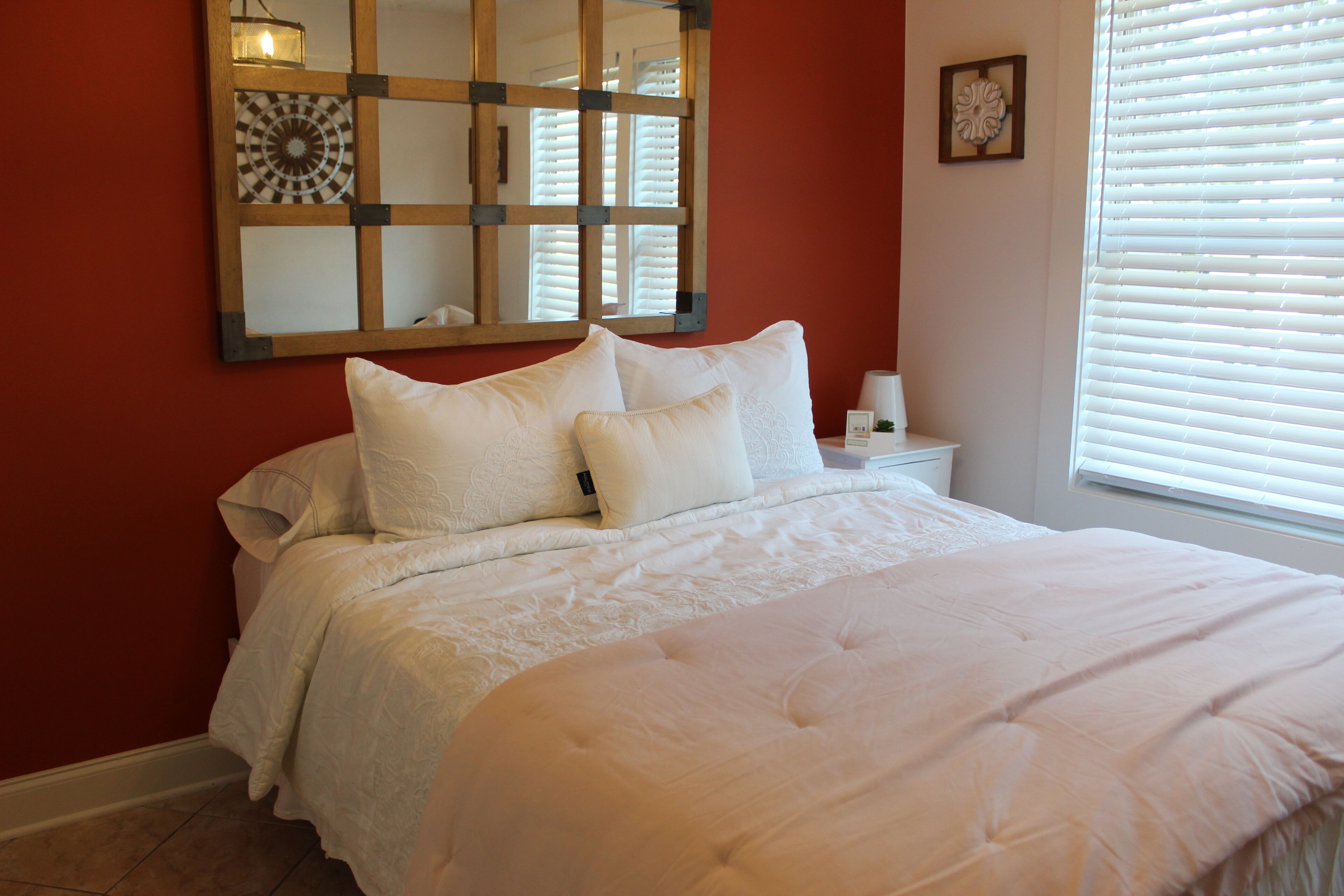 5 Schlafzimmer, Schreibtisch, WLAN, Bettwäsche