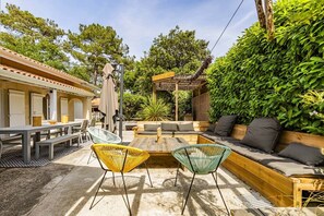 屋外ダイニングエリア