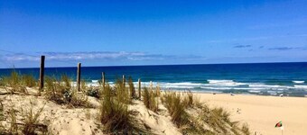 Family house with spa,trampo,2 steps from the lake