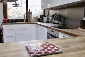 Réfrigérateur, four, plaque de cuisson, lave-vaisselle