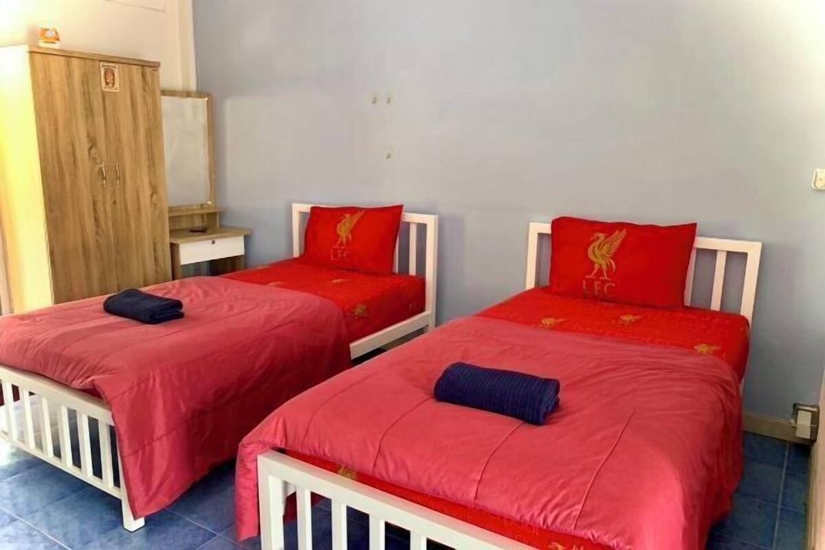 Escrivaninha, Wi-Fi de cortesia, roupa de cama