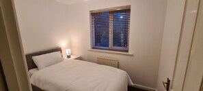 4 bedrooms, desk, iron/ironing board, free WiFi - Vyna Place-Close to City Hospital (Nottingham)