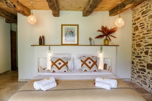 5 Schlafzimmer, Schreibtisch, Bügeleisen/Bügelbrett, kostenloses WLAN