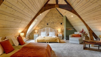 5 bedrooms, desk, iron/ironing board, free WiFi