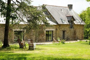 Property grounds - Les Métairies Darthur, un Domaine Merveilleux ! (Tréal)