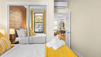 2 soverom, skrivebord, strykejern/-brett og wi-fi (inkludert)