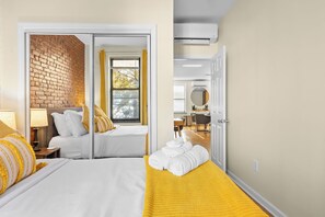 2 Schlafzimmer, Schreibtisch, Bügeleisen/Bügelbrett, kostenloses WLAN