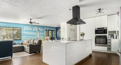 5BR on 5 Acres, Hot Tub, Pickleball, Basketball, Arcade, Pool Table