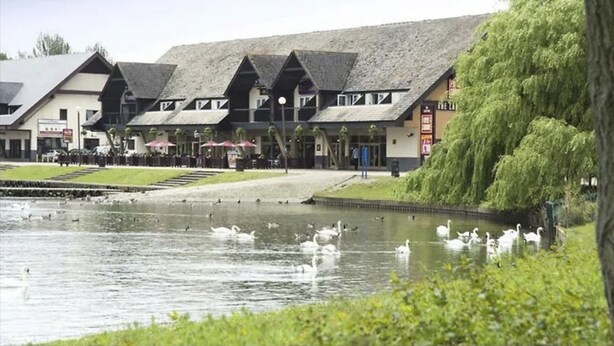 Front of property - Lakeside Willen Lake Milton Keynes (Milton Keynes)