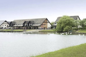 Front of property - Lakeside Willen Lake Milton Keynes (Milton Keynes)