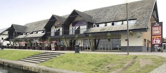 Lakeside Willen Lake Milton Keynes
