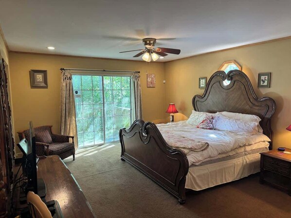 4 habitaciones, tabla de planchar con plancha, cuna de viaje y wifi 