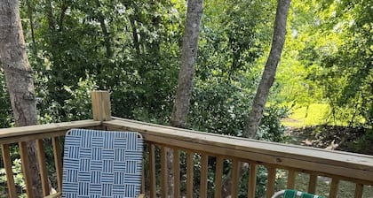 Southern Luxuries Farmhouse - Beautiful Romantic!