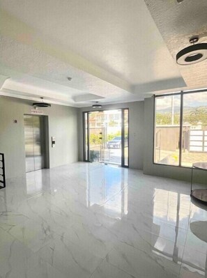 Interior - Château Apartment, Gated,24 Security. Event Allow (Kingston)