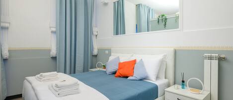 1 chambre, fer et planche à repasser, lit parapluie, Wi-Fi gratuit