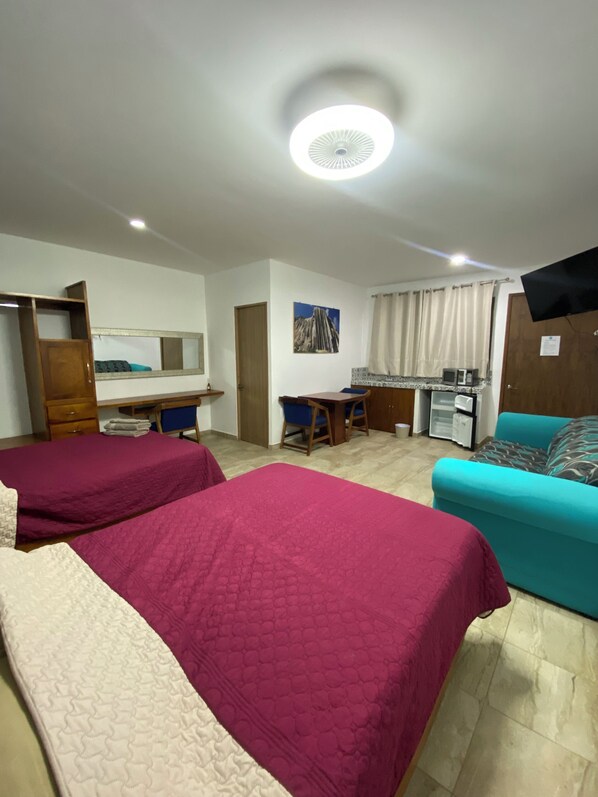 Chambre Standard | 1 chambre, bureau, espace de travail pour ordinateurs portables
