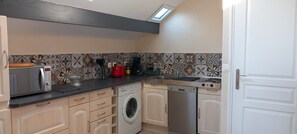 Fridge, microwave, oven, stovetop - Gap Sud, Appartement T2 Lumineux et Spacieux (Gap)