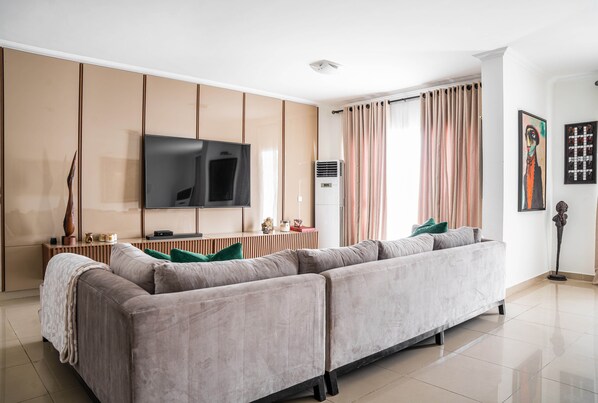 Apartment | Living area - Urban Pumpkin 3-bedroom Apartment, Ikoyi (Lagos)