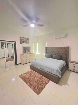 2 bedrooms, iron/ironing board, free WiFi, bed sheets