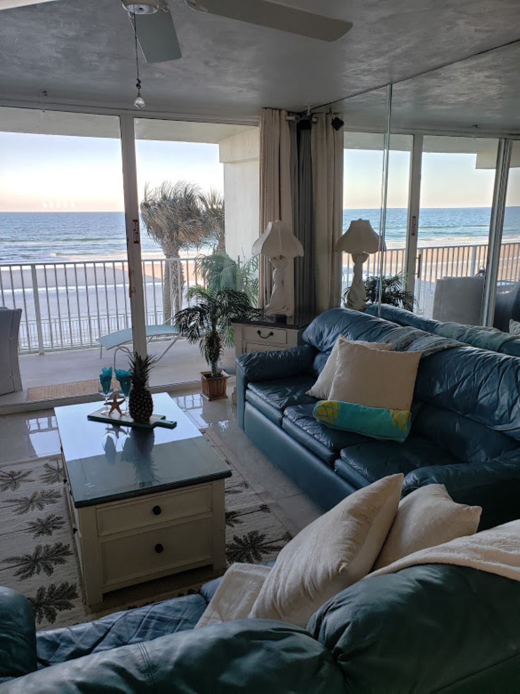 FLORIDE/Gorgeous condo Oceanfront/Pet Friendly/2bd/2ba/Near Disney Parc/SPECIAL