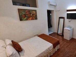 Free WiFi, bed sheets - Rainbow Inn (St. Andrew)