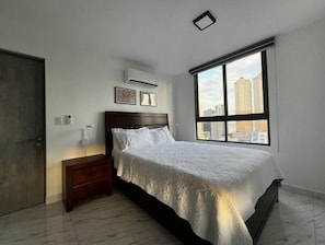 1 bedroom, desk, iron/ironing board, free WiFi